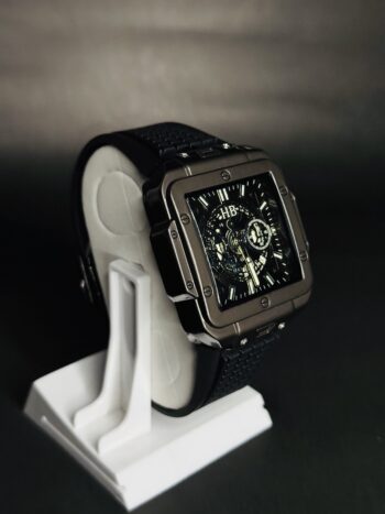HB Sports Watch – Sassy Dark Gear Dial with Date Display